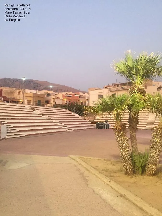 בית נופש טראסיני Casa Vacanze La Pergola@